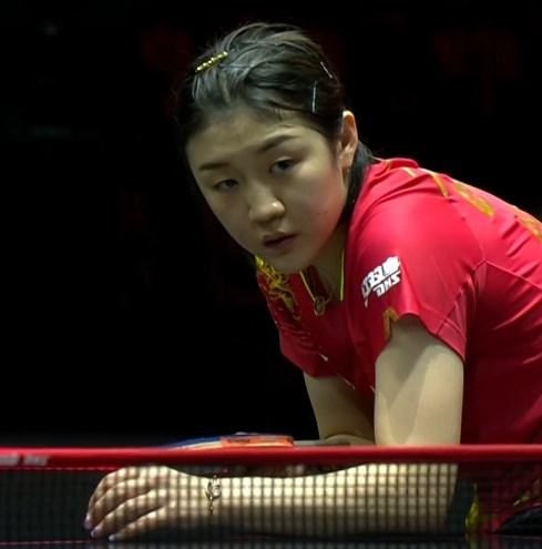 这种板凳深 这种板凳深